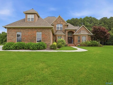 Amazing full brick custom home located in *Savannah Place*, a - photo 4