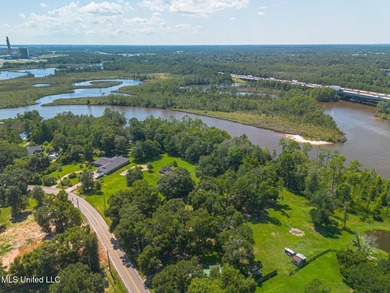 This prime Biloxi River property offers a rare opportunity to - photo 8