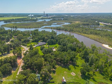 This prime Biloxi River property offers a rare opportunity to - photo 9