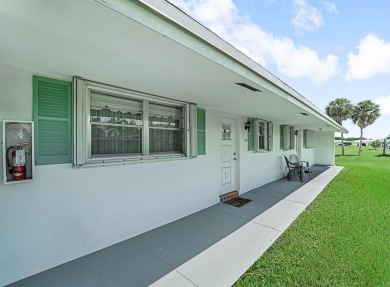 Lake Condo For Sale in Boynton Beach, Florida