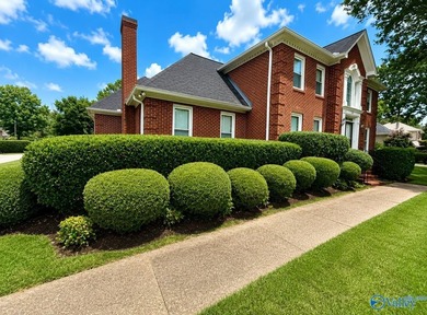 ***FROR***CHARMING FULL-BRICK, 4-BED, 3-BATH HOME ON A SPACIOUS - photo 4
