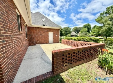***FROR***CHARMING FULL-BRICK, 4-BED, 3-BATH HOME ON A SPACIOUS - photo 10