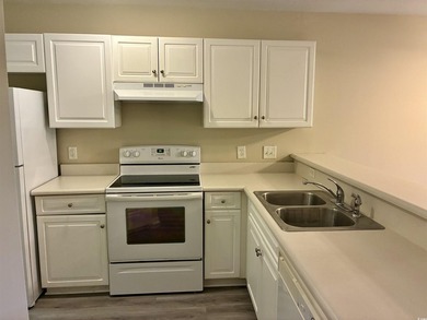 Welcome to Your Myrtle Beach Getaway! This 2 Bed / 2 Bath condo - photo 3