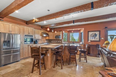 Discover this beautiful mountain retreat with amazing views of - photo 13