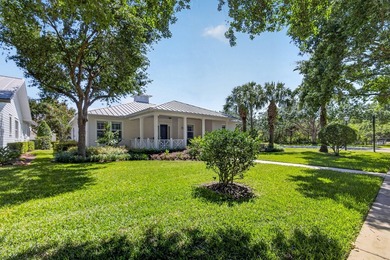 Welcome to this exquisitely maintained and undeniably charming - photo 3