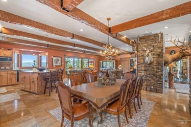 Discover this beautiful mountain retreat with amazing views of - photo 15