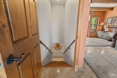 Discover this beautiful mountain retreat with amazing views of - photo 26