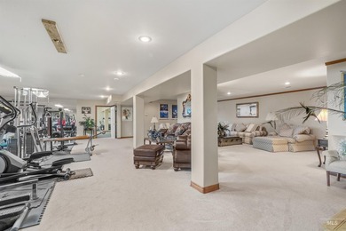 Discover this beautiful mountain retreat with amazing views of - photo 28