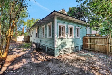 A classic Riverside bungalow, refreshed and ready for its next - photo 33