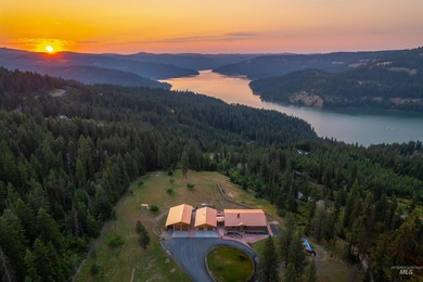Discover this beautiful mountain retreat with amazing views of - photo 36