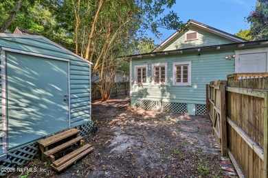 A classic Riverside bungalow, refreshed and ready for its next - photo 36