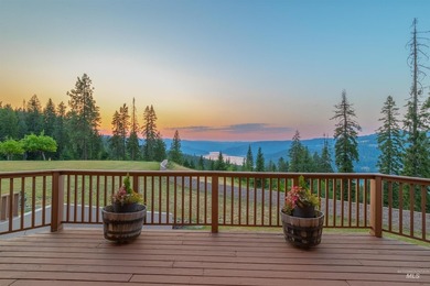 Discover this beautiful mountain retreat with amazing views of - photo 38