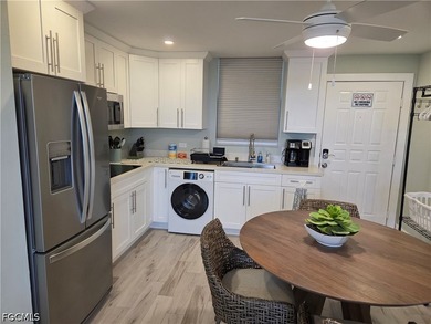 Coastal Paradise Condo - Completely Renovated Beach & Bay - photo 7