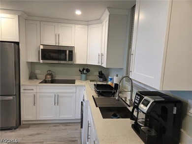 Coastal Paradise Condo - Completely Renovated Beach & Bay - photo 9