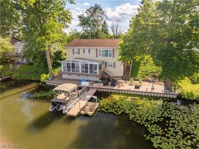 This house is all about the lake and maximizing the lake views - photo 2