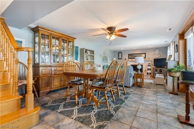 This house is all about the lake and maximizing the lake views - photo 8
