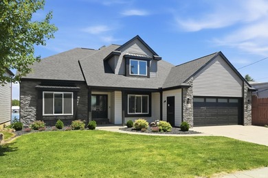 Lakefront Living at Its Finest on Hamilton Lake! Enjoy 60 feet - photo 2