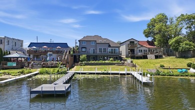 Lakefront Living at Its Finest on Hamilton Lake! Enjoy 60 feet - photo 3
