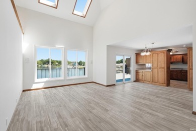 Lakefront Living at Its Finest on Hamilton Lake! Enjoy 60 feet - photo 4