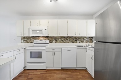 Book your showing now for this 2/2 Condo in the quiet peaceful - photo 5