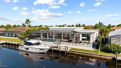 Ultra-Luxury, custom built, DIRECT GULF ACCESS, infinity edge - photo 4