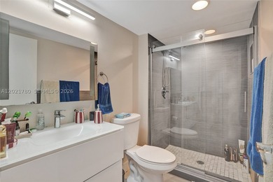 Spacious corner 2-bedroom, 2-bathroom residence in Coronado - photo 10