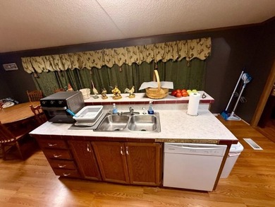 Enjoy the peace and privacy of rural living with this - photo 12