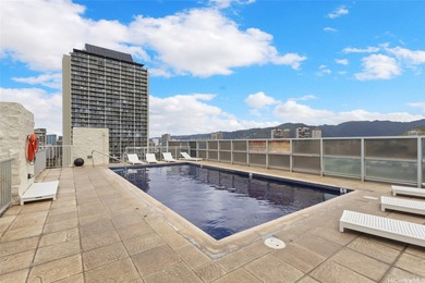 Live in the heart of Waikiki with golf course views and all the - photo 14