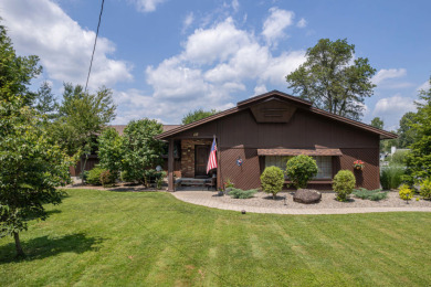 Gorgeous Seneca River Ranch! - Lake Home For Sale in Liverpool, New York