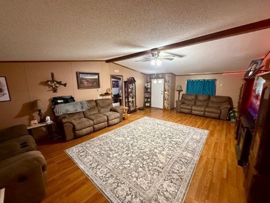 Enjoy the peace and privacy of rural living with this - photo 15