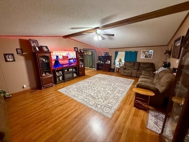 Enjoy the peace and privacy of rural living with this - photo 16