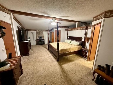 Enjoy the peace and privacy of rural living with this - photo 20