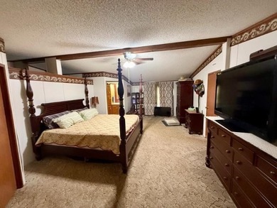 Enjoy the peace and privacy of rural living with this - photo 21