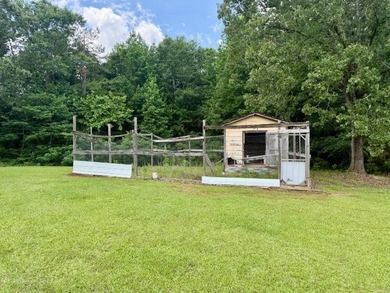 Enjoy the peace and privacy of rural living with this - photo 25
