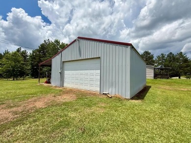 Enjoy the peace and privacy of rural living with this - photo 27