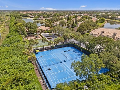 Welcome to paradise! This is an exceptional 3-bedroom, 2-bath - photo 40