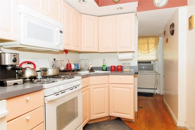 Charming 2 bedroom coop in Silver Beach ---- Beachside Living - photo 7