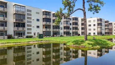 Lake Condo For Sale in St. Petersburg, Florida