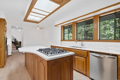 No crowded lot lines with this beautifully maintained 3-bedroom - photo 16