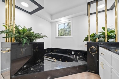 No crowded lot lines with this beautifully maintained 3-bedroom - photo 32