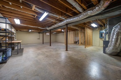 No crowded lot lines with this beautifully maintained 3-bedroom - photo 33
