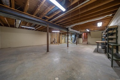 No crowded lot lines with this beautifully maintained 3-bedroom - photo 34