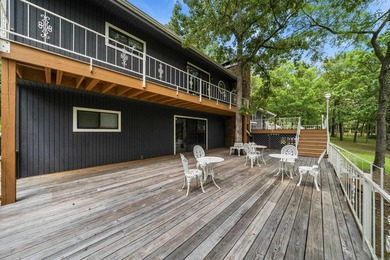 No crowded lot lines with this beautifully maintained 3-bedroom - photo 39
