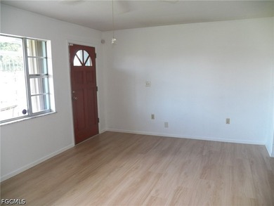 Excellent opportunity to buy and live in a POOL home with a - photo 6