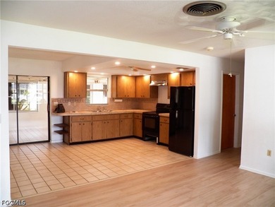 Excellent opportunity to buy and live in a POOL home with a - photo 8