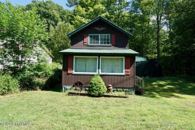 Great Sacandaga Lake Home Sale Pending in Providence New York