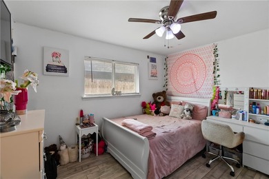 If you've been holding out for the right home in Flour Bluff - photo 12