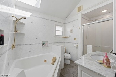 Spacious 4-bedroom, 3-bath waterfront home located on Crescent - photo 6