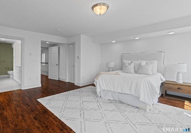 NEW PRICE BELOW RECENT APPRAISAL. One house from L.I. Sound on a - photo 23