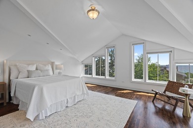 NEW PRICE BELOW RECENT APPRAISAL. One house from L.I. Sound on a - photo 30